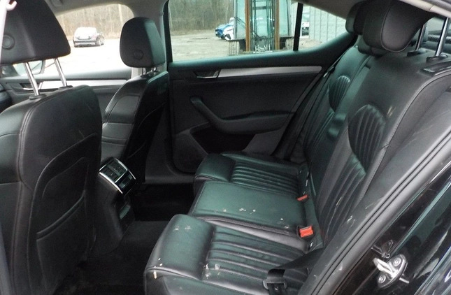 Skoda Superb cena 37900 przebieg: 405193, rok produkcji 2017 z Krynki małe 407